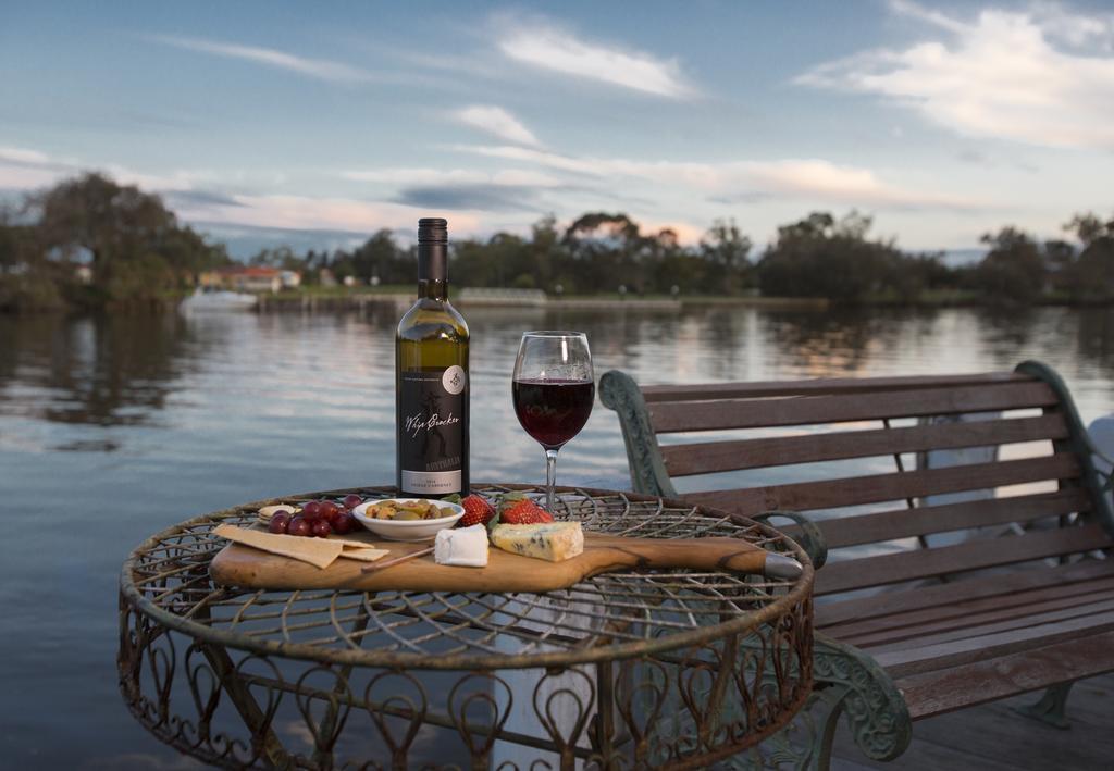 Murray River Lodge Luxury Boutique Accommodation B&B - Adults Only North Yunderup ภายนอก รูปภาพ