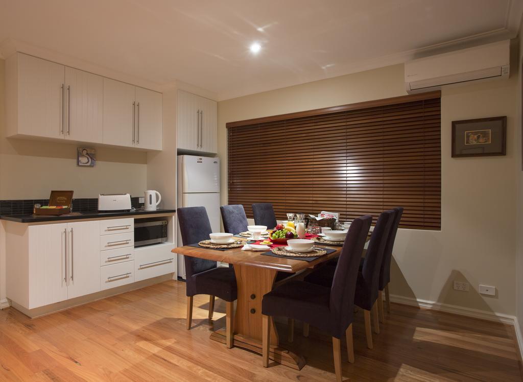 Murray River Lodge Luxury Boutique Accommodation B&B - Adults Only North Yunderup ห้อง รูปภาพ