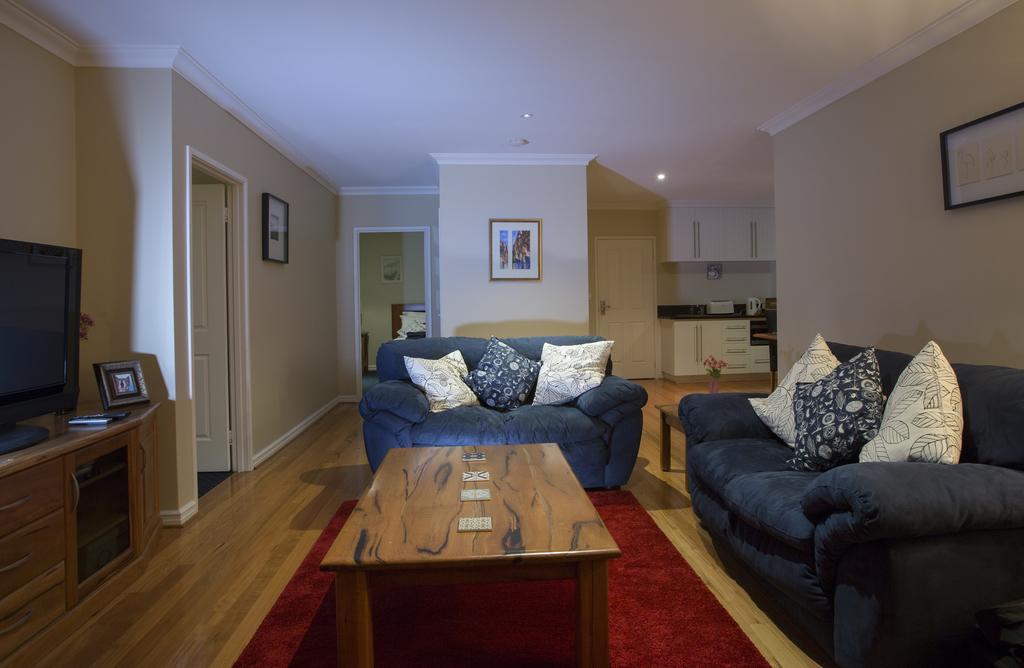 Murray River Lodge Luxury Boutique Accommodation B&B - Adults Only North Yunderup ภายนอก รูปภาพ